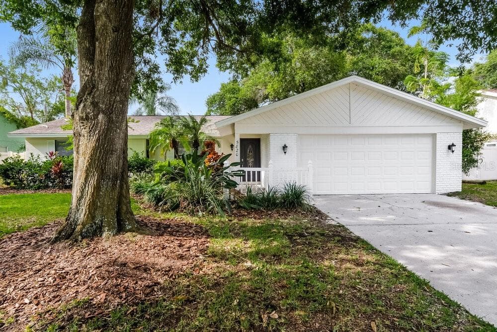 5820 SILVER MOON AVENUE TAMPA, FL 33625