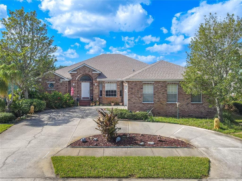 6066 LONG BAYOU WAY N ST PETERSBURG, FL 33708