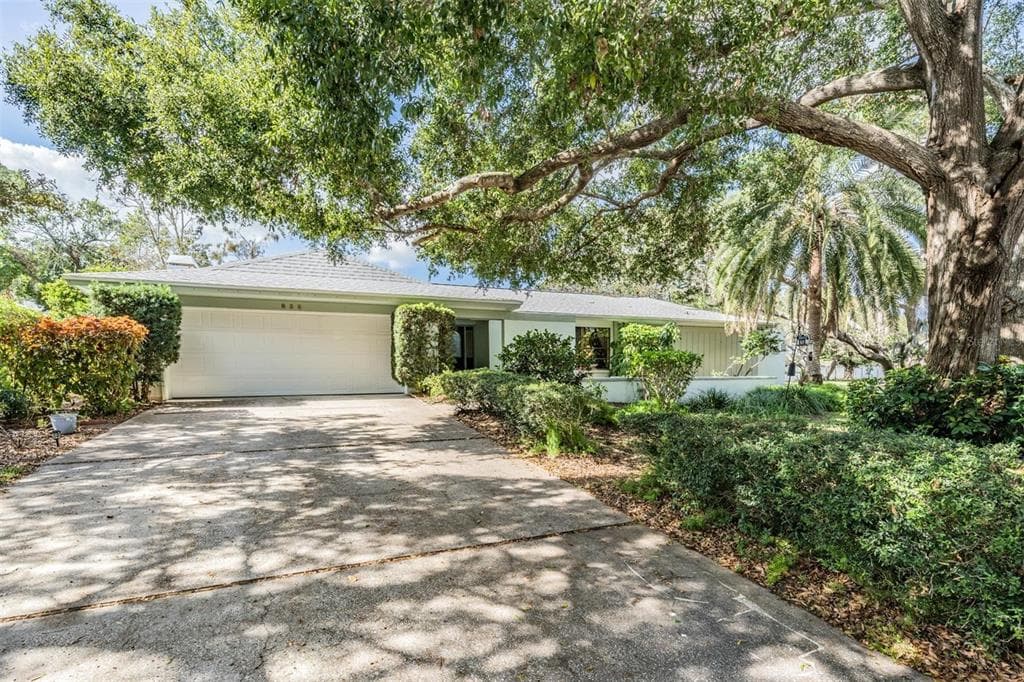 838 PARK COURT PALM HARBOR, FL 34683