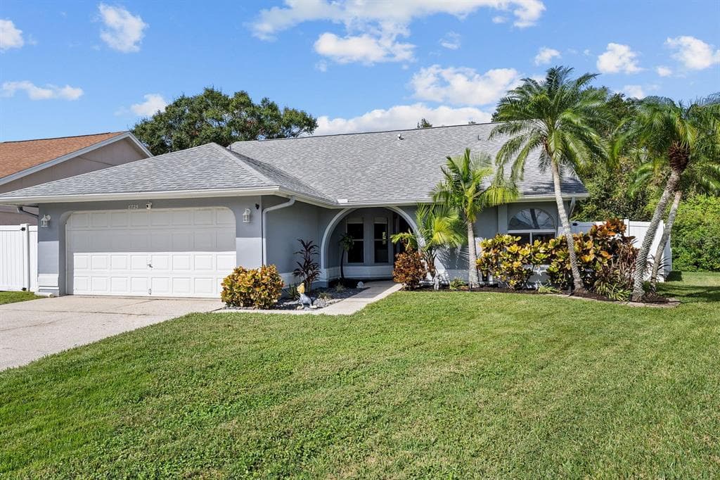 8725 BOYSENBERRY DRIVE TAMPA, FL 33635