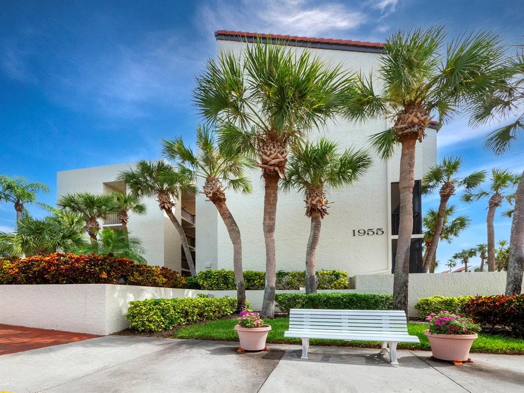 1955 GULF OF MEXICO DRIVE UNIT G6-311 LONGBOAT KEY, FL 34228