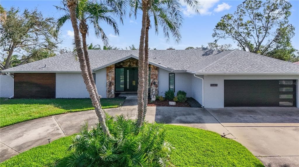 1940 72ND AVENUE NE ST PETERSBURG, FL 33702