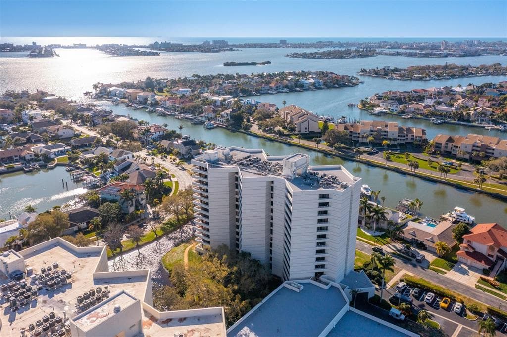 5950 PELICAN BAY PLAZA S UNIT 303 GULFPORT, FL 33707