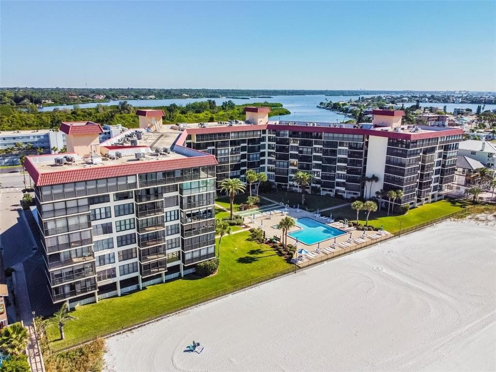 18304 GULF BOULEVARD UNIT 316 REDINGTON SHORES, FL 33708