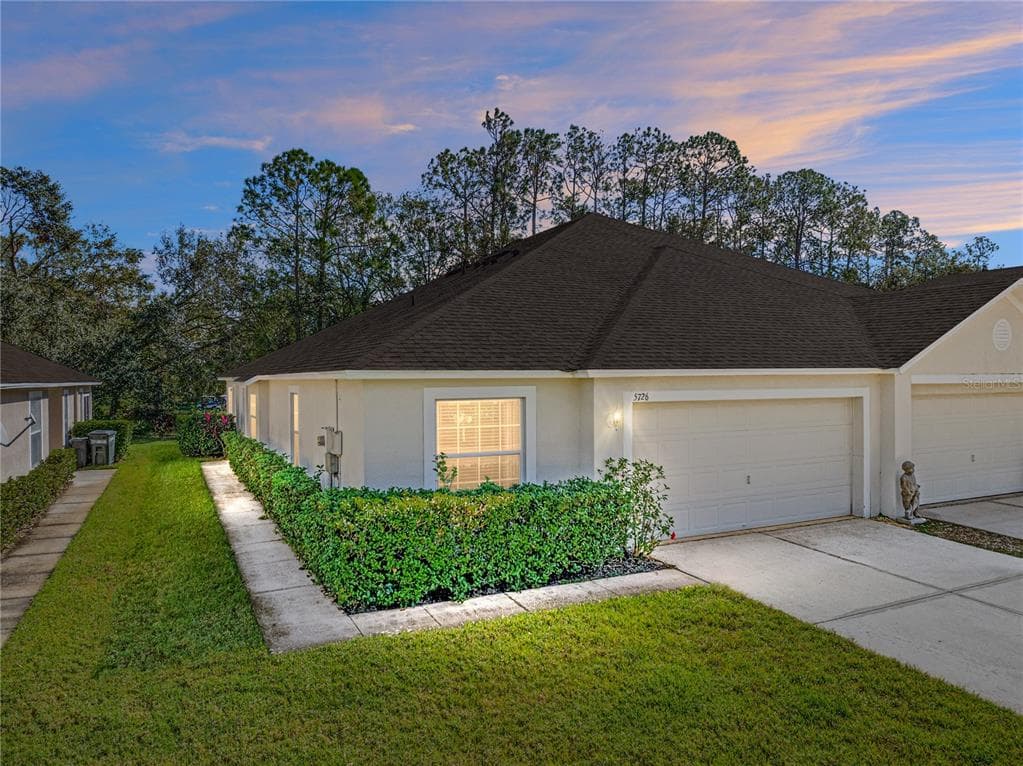 5726 AUTUMN SHIRE DRIVE ZEPHYRHILLS, FL 33541