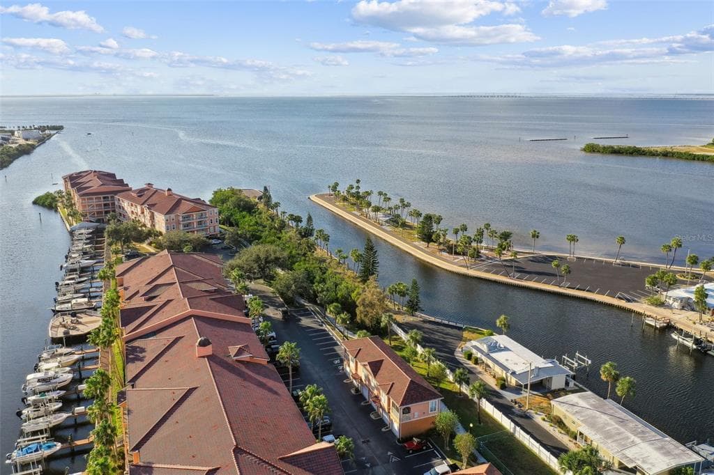 5000 CULBREATH KEY WAY UNIT 7-701 TAMPA, FL 33611