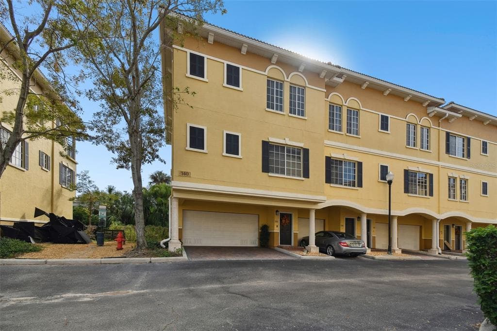 5228 HAMPTON BEACH PLACE UNIT 140 TAMPA, FL 33609