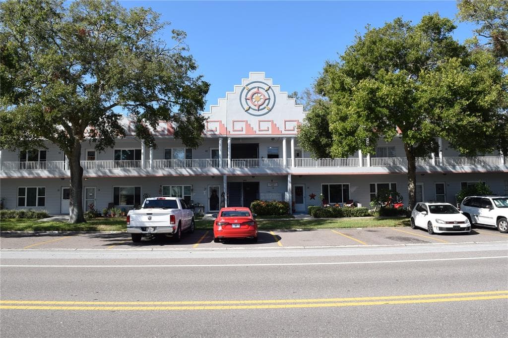 2100 WORLD PARKWAY BOULEVARD UNIT 58 CLEARWATER, FL 33763