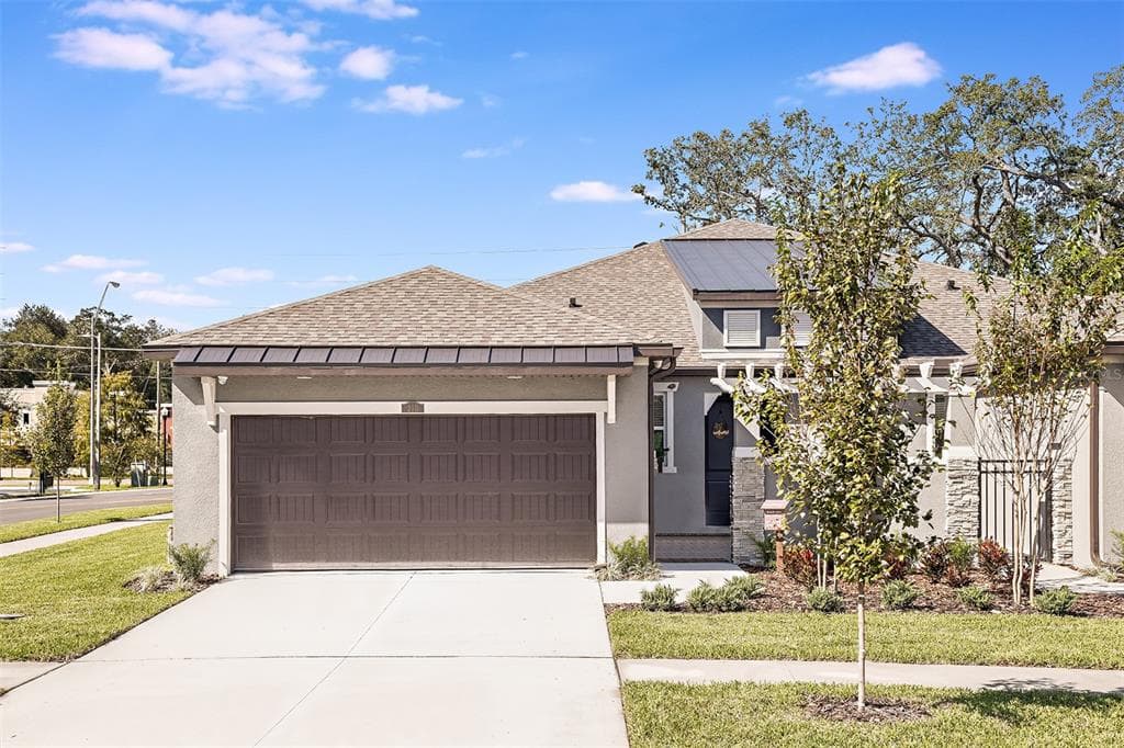 335 VILLA CORTE DRIVE LUTZ, FL 33549