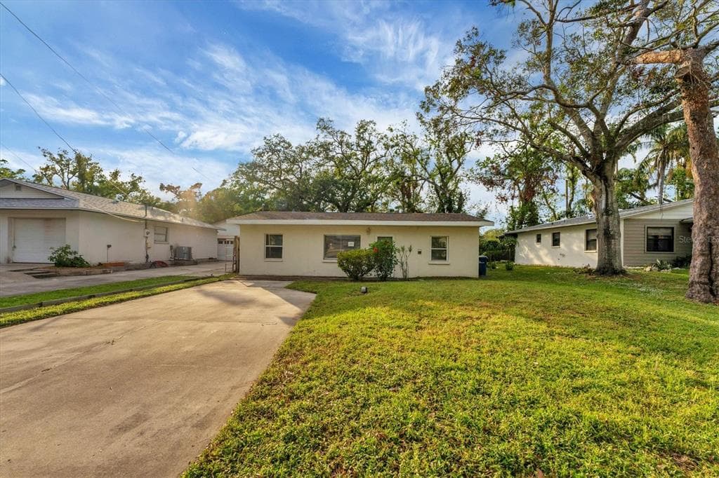 4620 VIOLET AVENUE SARASOTA, FL 34233