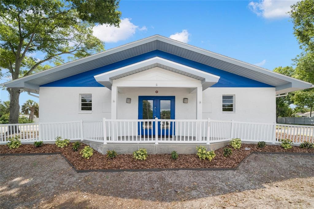 1590 SEMINOLE BOULEVARD LARGO, FL 33770