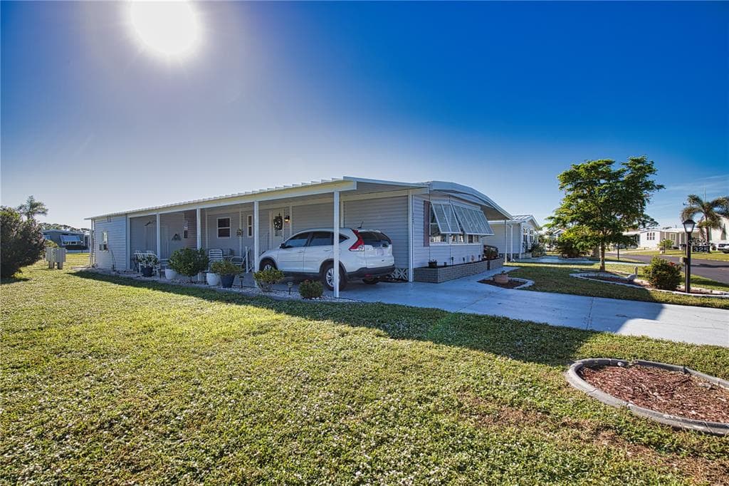 325 LA COSTA NORTH PORT, FL 34287
