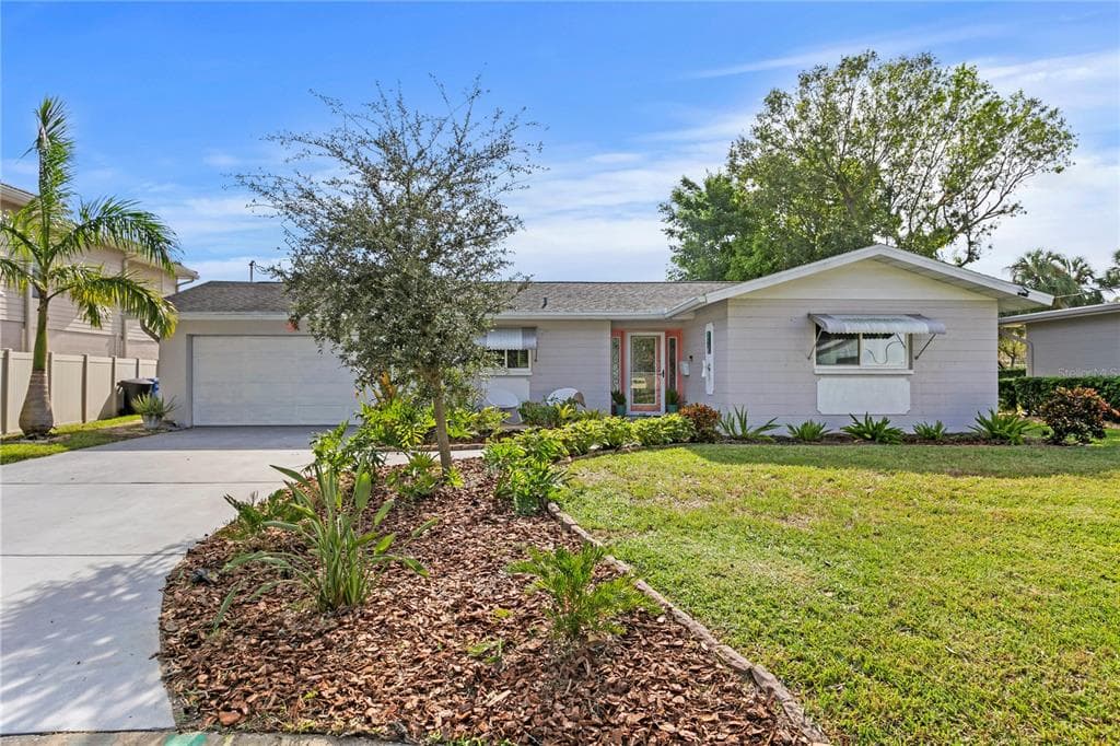 648 ALMEDA COURT N ST PETERSBURG, FL 33702