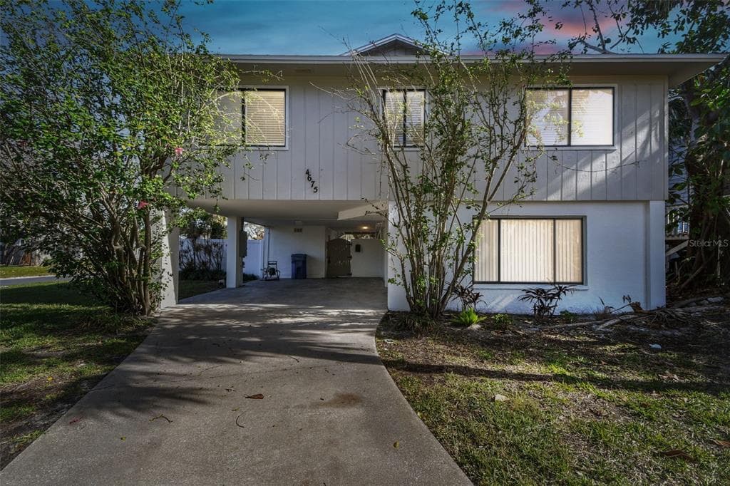 4675 CHANCELLOR CIRCLE NE ST PETERSBURG, FL 33703
