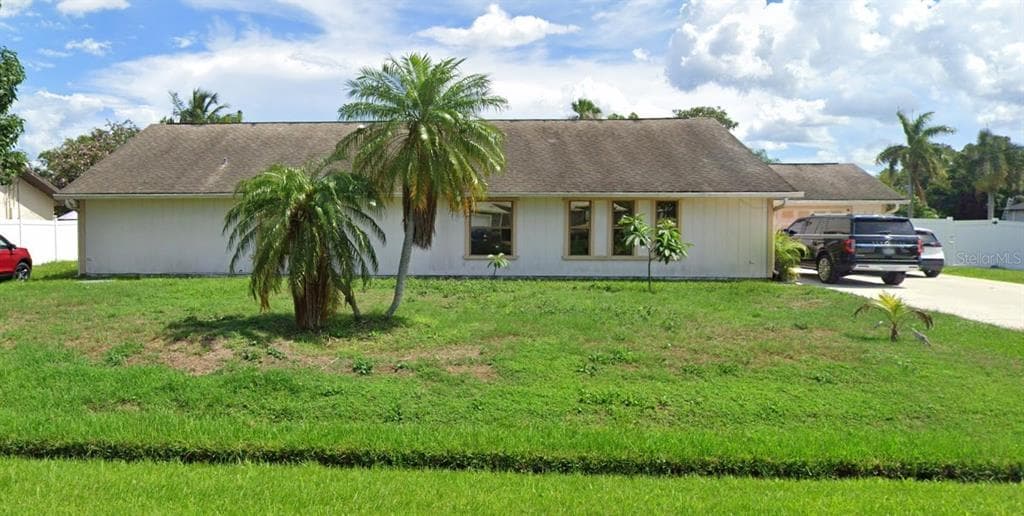 198 SW RAY AVENUE PORT SAINT LUCIE, FL 34983