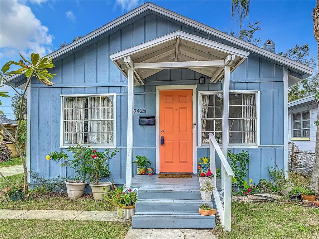 2425 AUBURN STREET S ST PETERSBURG, FL 33712