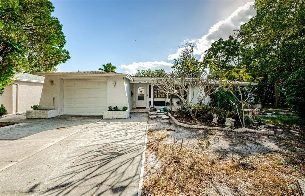 6008 BOXWOOD DRIVE NEW PORT RICHEY, FL 34653