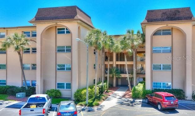 2525 W BAY DRIVE UNIT A32 BELLEAIR BLUFFS, FL 33770