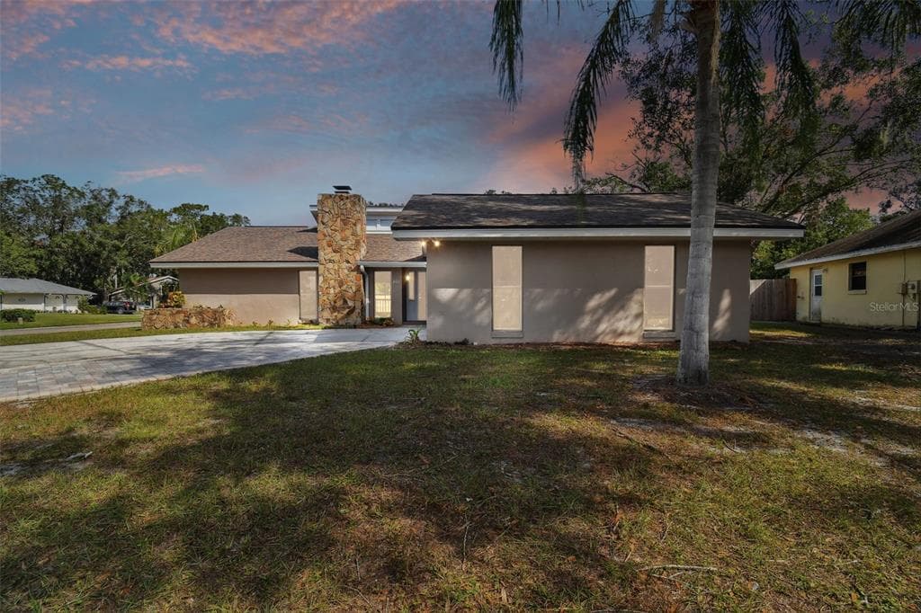 801 SANDALWOOD DRIVE PLANT CITY, FL 33563