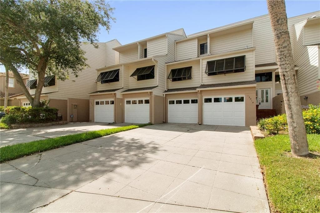13914 LAKE POINT DRIVE CLEARWATER, FL 33762