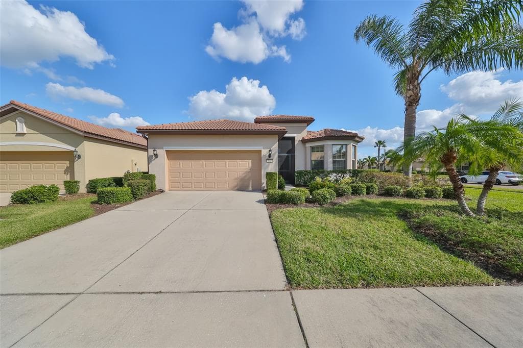 377 CEDAR FALLS DRIVE APOLLO BEACH, FL 33572