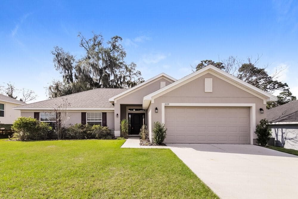 2129 ANGEL FISH LOOP LEESBURG, FL 34748