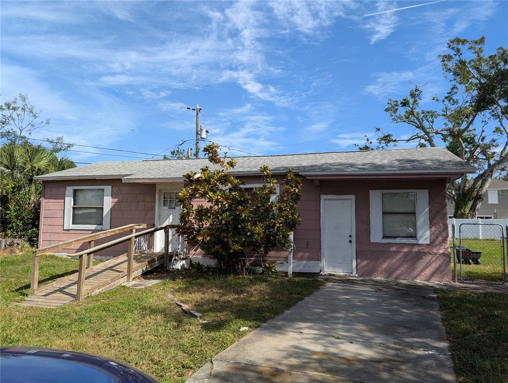 2064 FRANCES COURT N ST PETERSBURG, FL 33714
