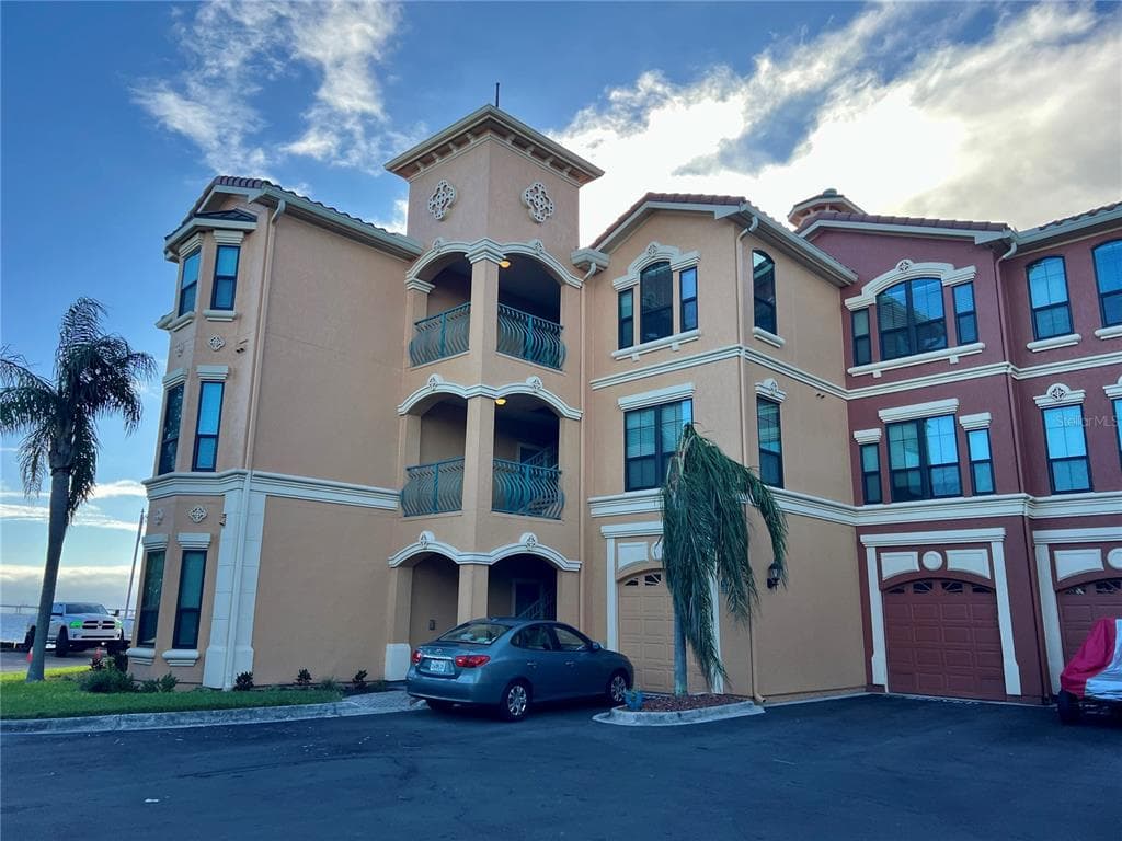 2773 VIA CIPRIANI UNIT 1331A CLEARWATER, FL 33764