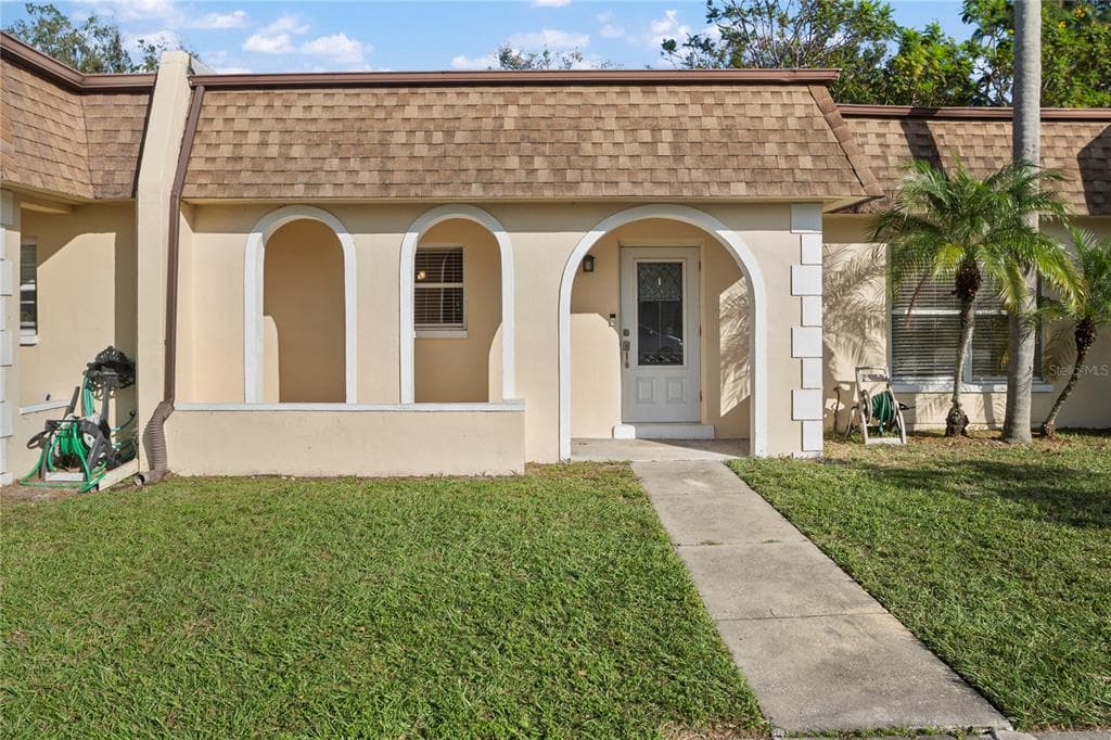 9899 85TH WAY SEMINOLE, FL 33777