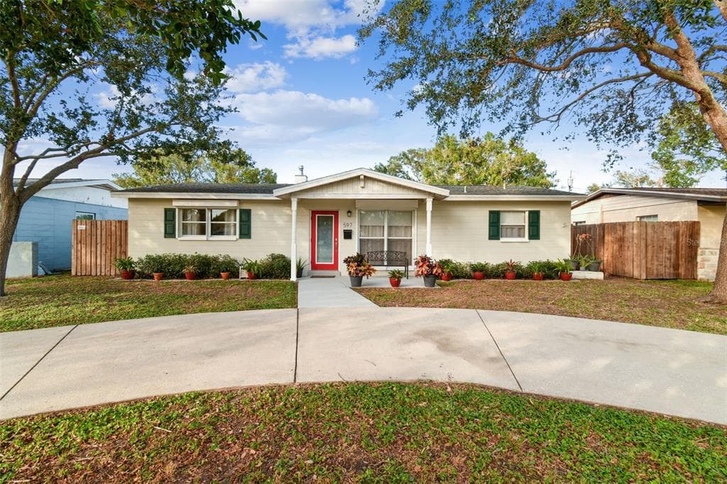 597 41ST AVENUE NE ST PETERSBURG, FL 33703