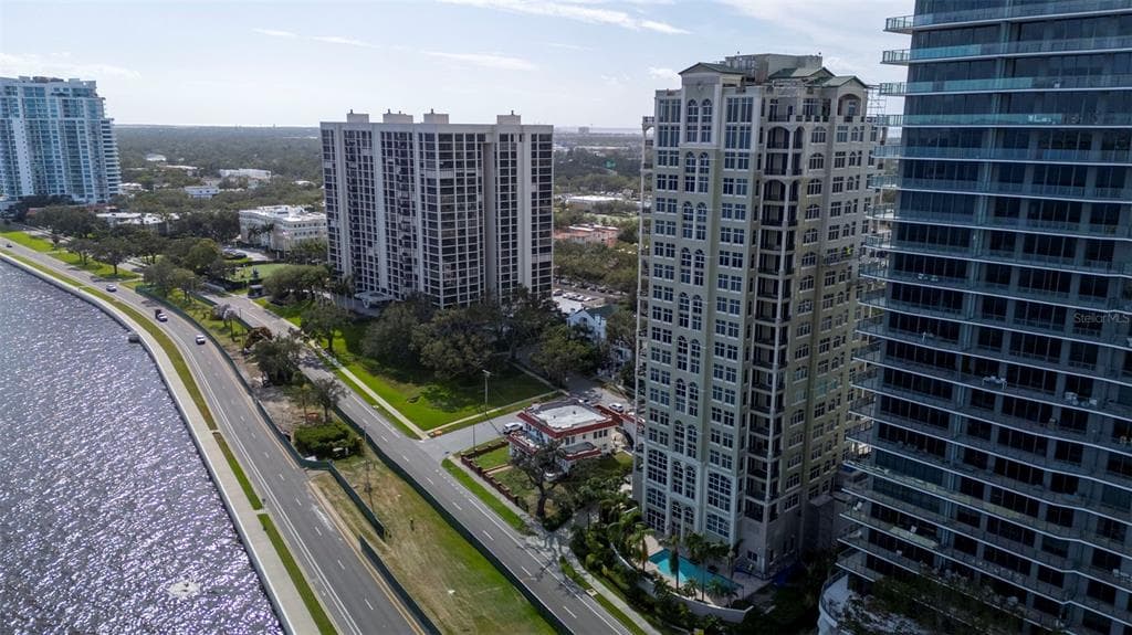 3203 BAYSHORE BOULEVARD UNIT 1001