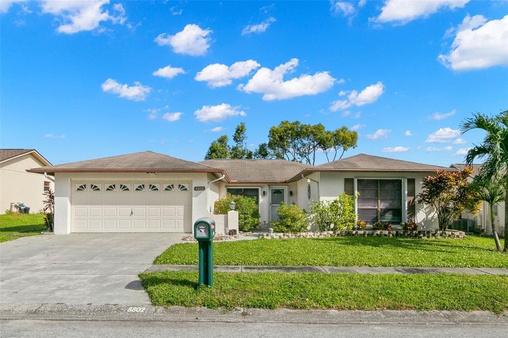 8802 MARTINIQUE LANE PORT RICHEY, FL 34668