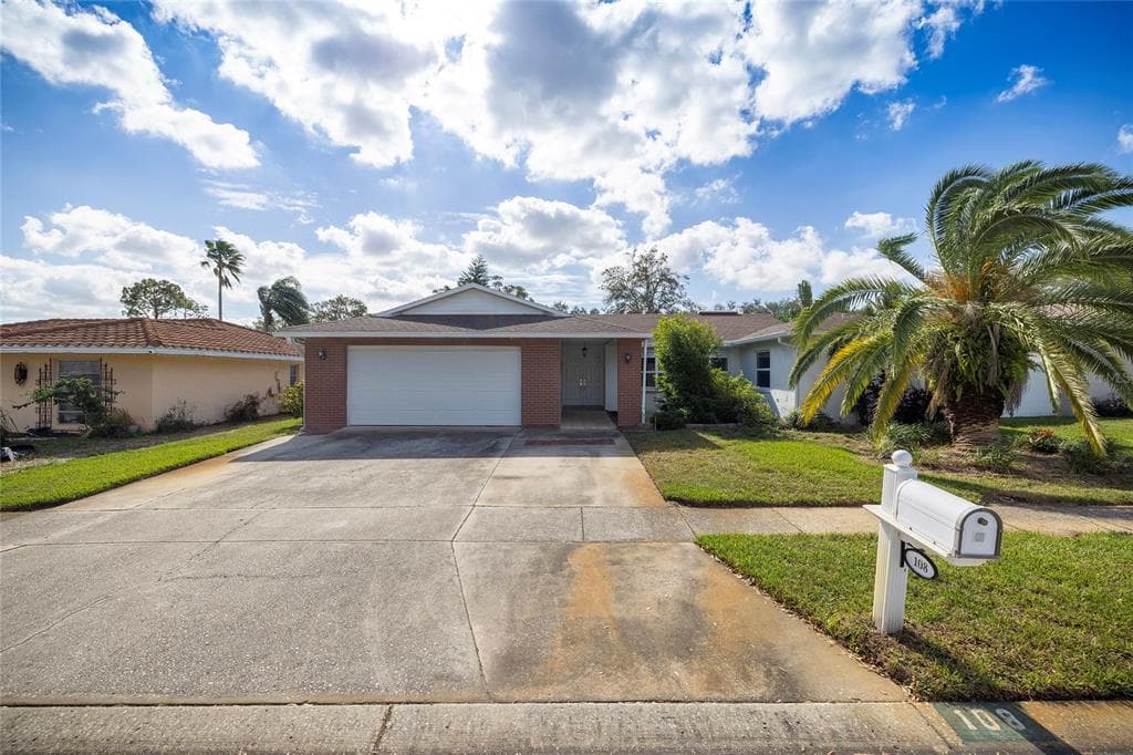 108 FOREST CIRCLE SAFETY HARBOR, FL 34695