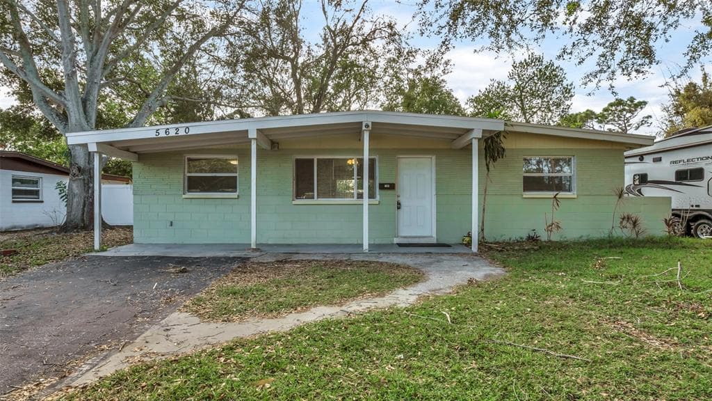 5620 HARDING BOULEVARD NE ST PETERSBURG, FL 33703