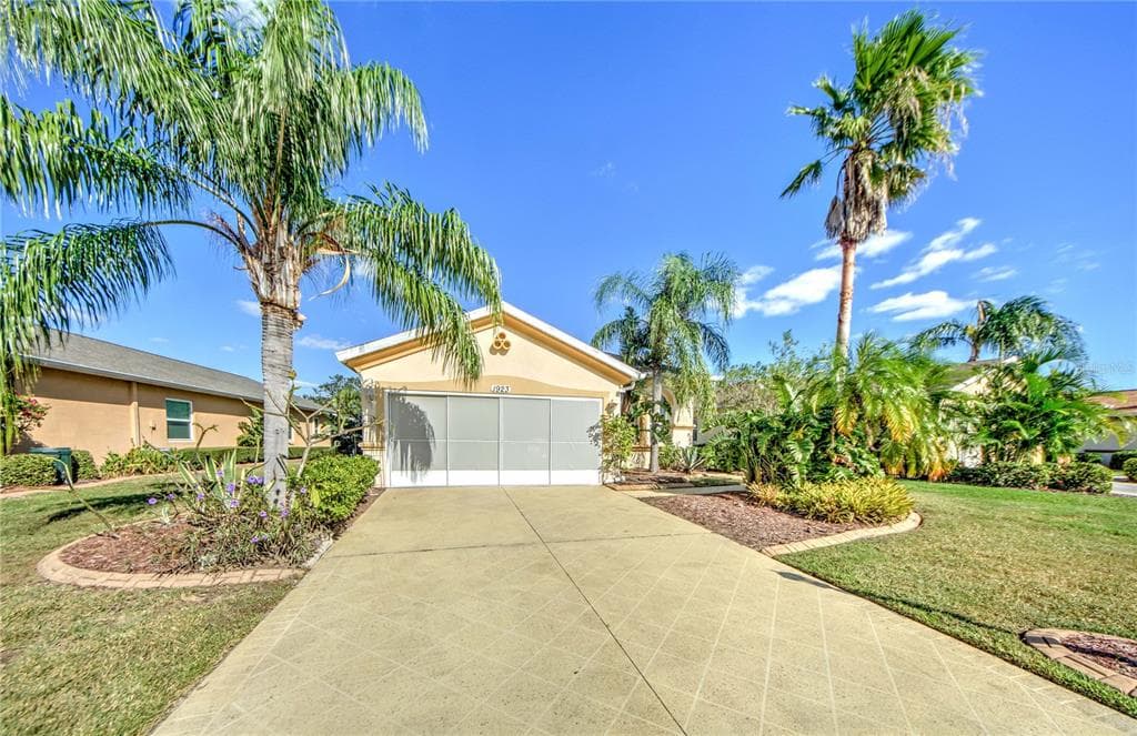 1923 STERLING GLEN COURT SUN CITY CENTER, FL 33573