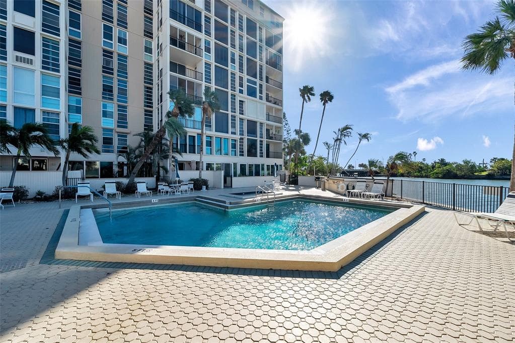 7400 SUN ISLAND DRIVE S UNIT 203 SOUTH PASADENA, FL 33707