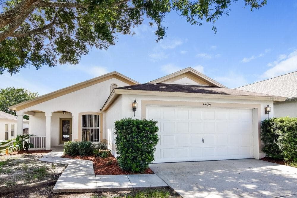 4434 HORSESHOE PICK LANE VALRICO, FL 33594
