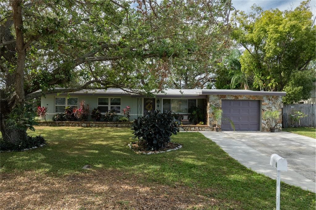 6 N MAYWOOD AVENUE CLEARWATER, FL 33765