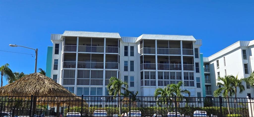4910 38TH WAY S UNIT 308 ST PETERSBURG, FL 33711