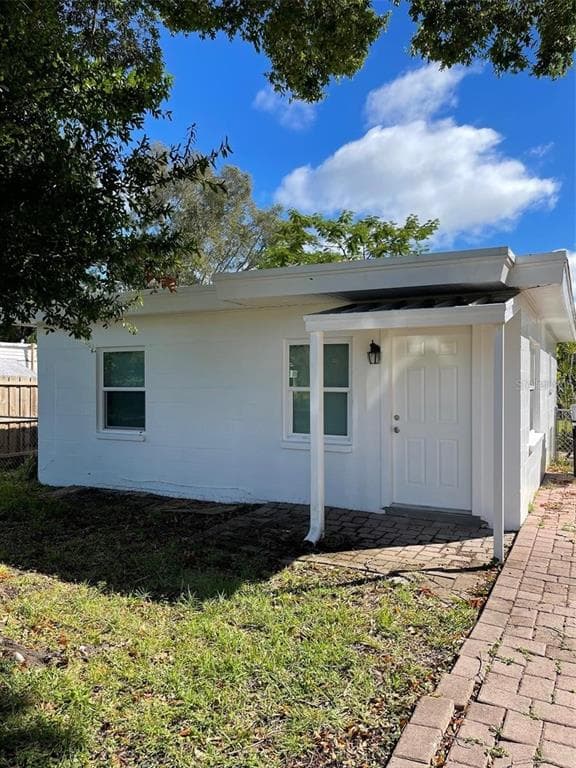 1130 MONACO DRIVE NE ST PETERSBURG, FL 33702