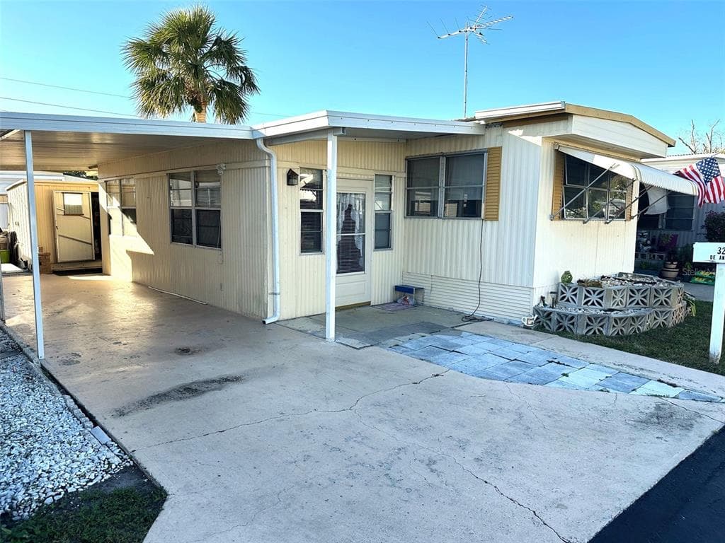 4097 46TH AVENUE N UNIT 322 ST PETERSBURG, FL 33714