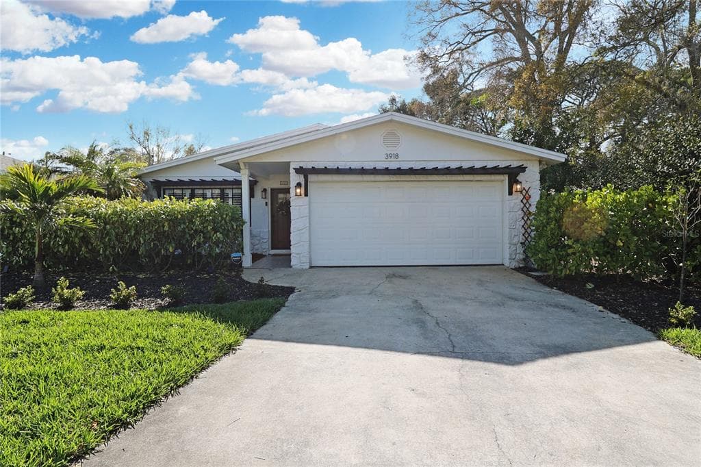 3918 ARKANSAS AVENUE NE ST PETERSBURG, FL 33703