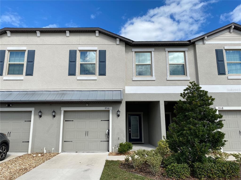 9516 PEMBROOKE PINES DRIVE RUSKIN, FL 33573