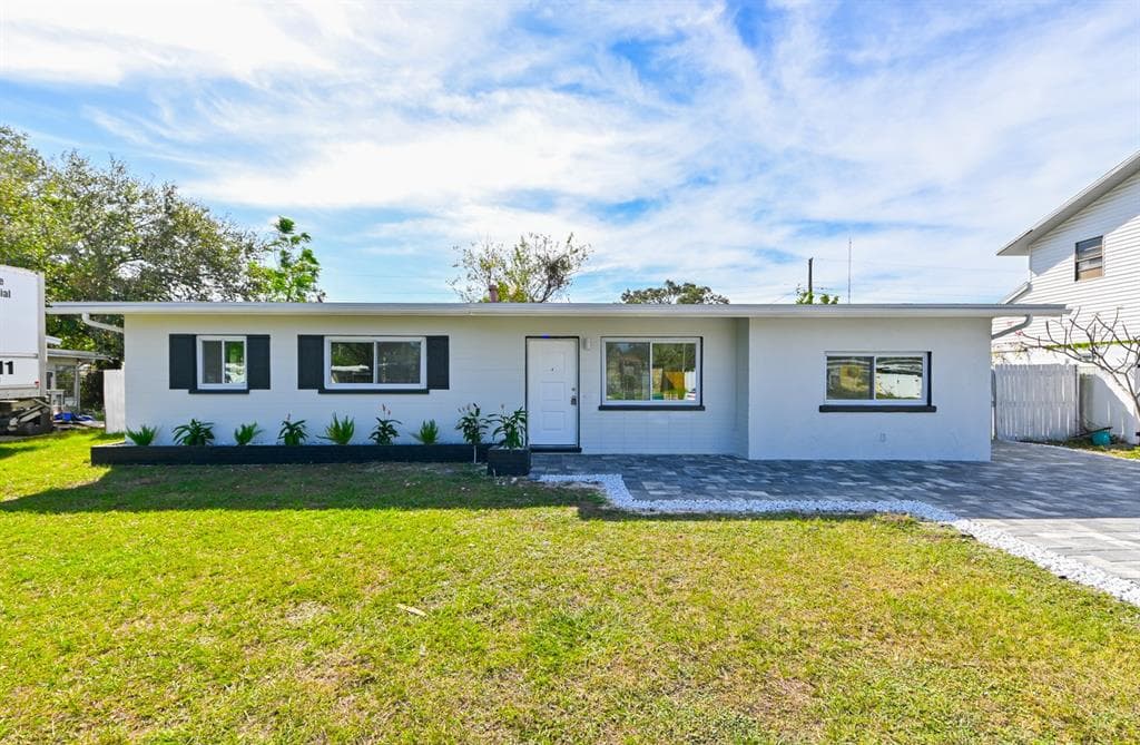 8616 ORCHID SEMINOLE, FL 33777