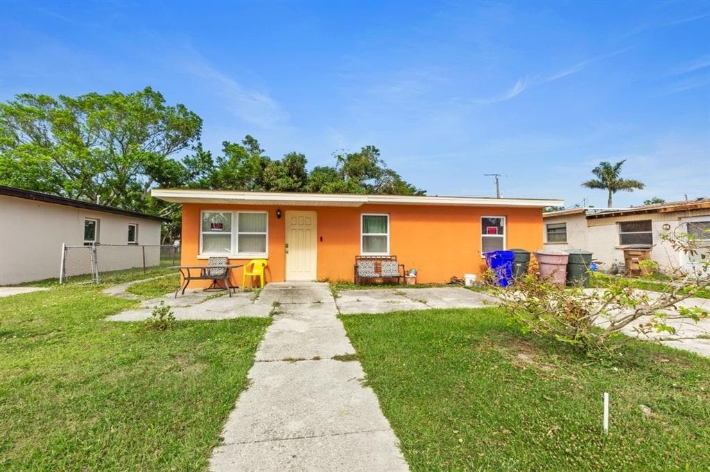 2913 LAFAYETTE STREET FORT MYERS, FL 33916