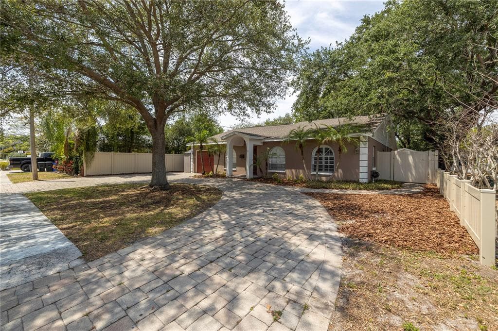 3819 W SAN MIGUEL STREET TAMPA, FL 33629