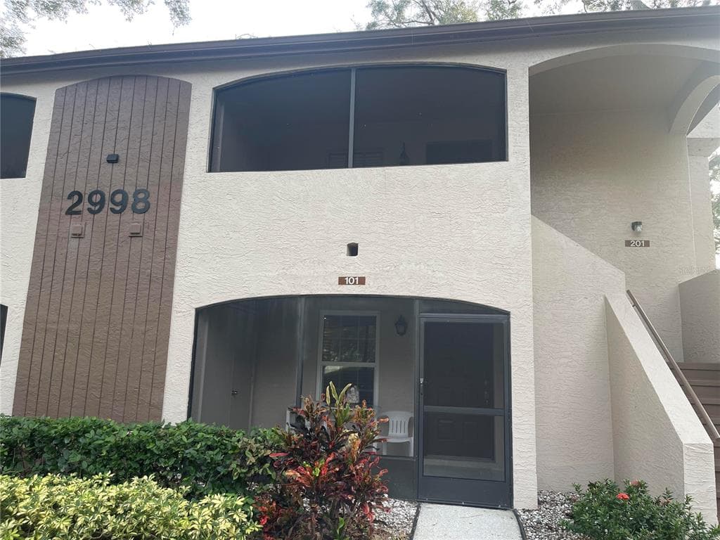 2998 BONAVENTURE CIRCLE UNIT 101 PALM HARBOR, FL 34684