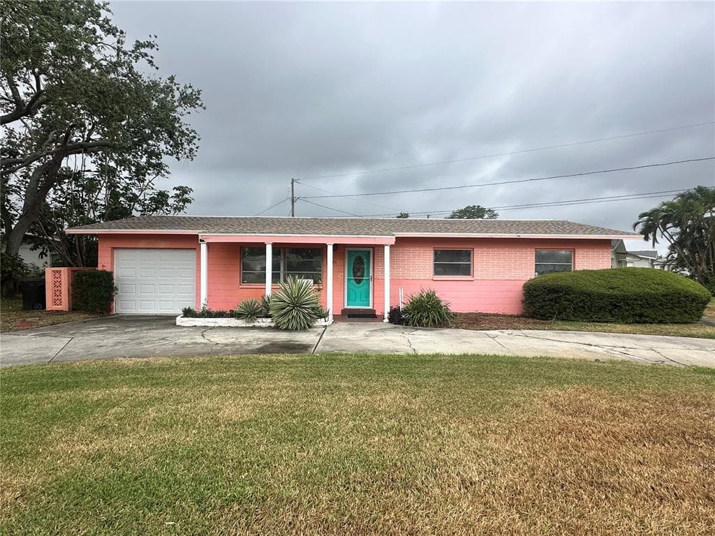 3621 SEAROBIN DRIVE SE ST PETERSBURG, FL 33705