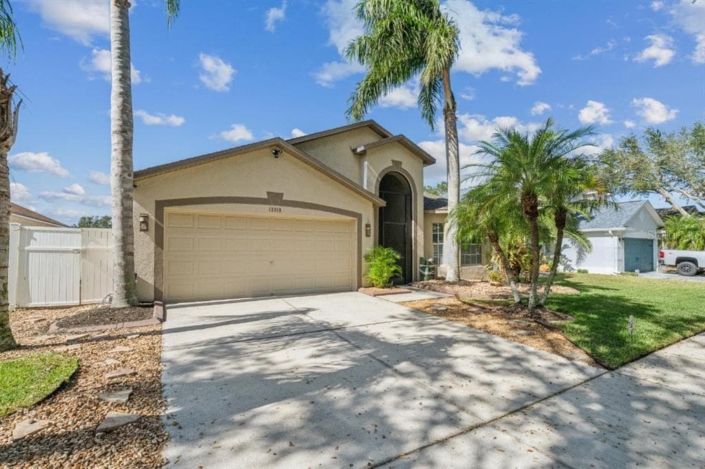 13019 WATERBOURNE DRIVE GIBSONTON, FL 33534