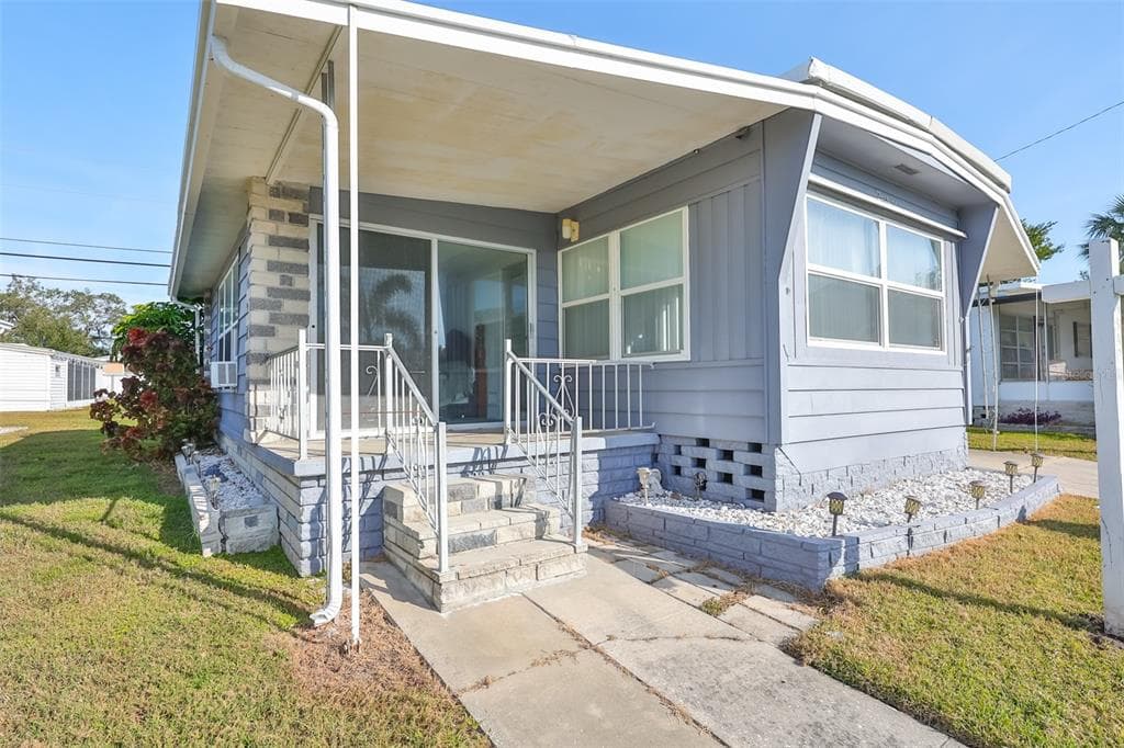 980 7TH STREET NW UNIT 34 LARGO, FL 33770
